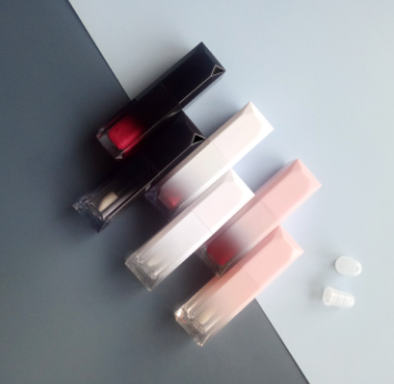 Lip Gloss/Lip Oil 4015